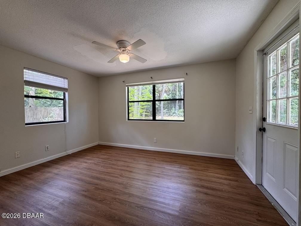535 Olive St - Photo 7 of 15