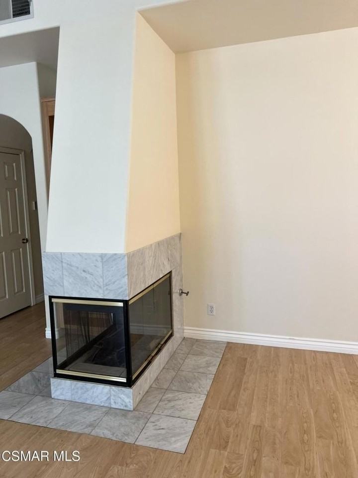 255 N Skyline Dr - Photo 5 of 29