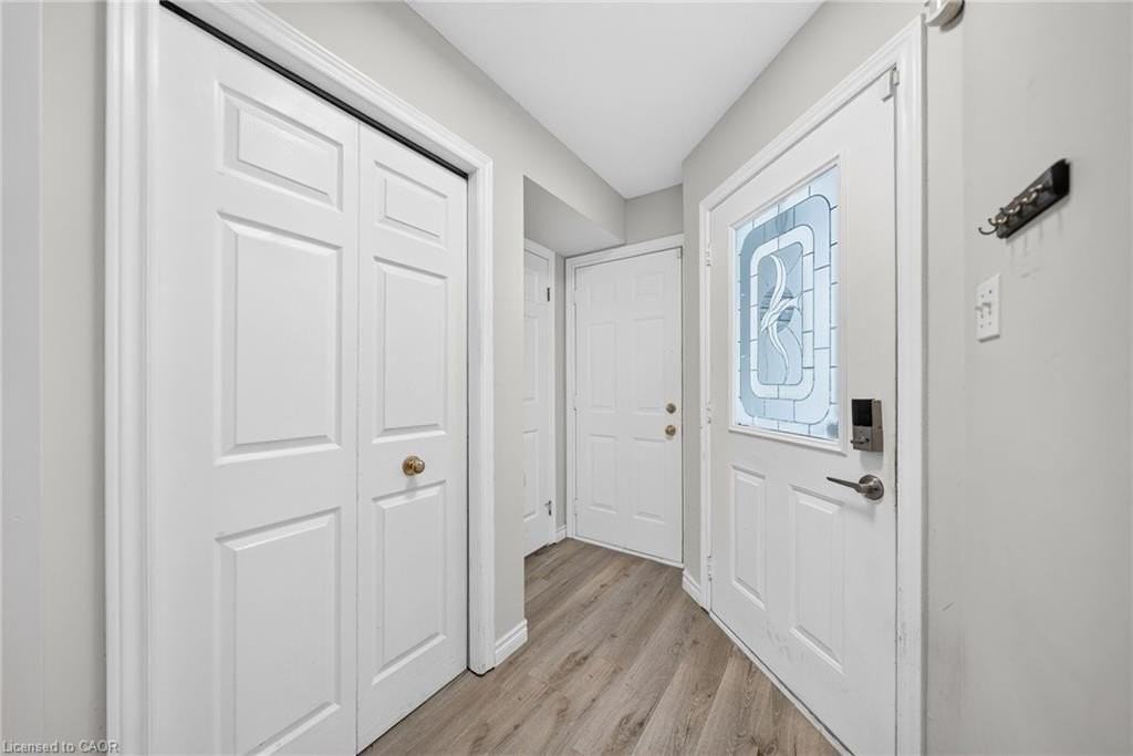 678 Keatswood Cres - Photo 4 of 47