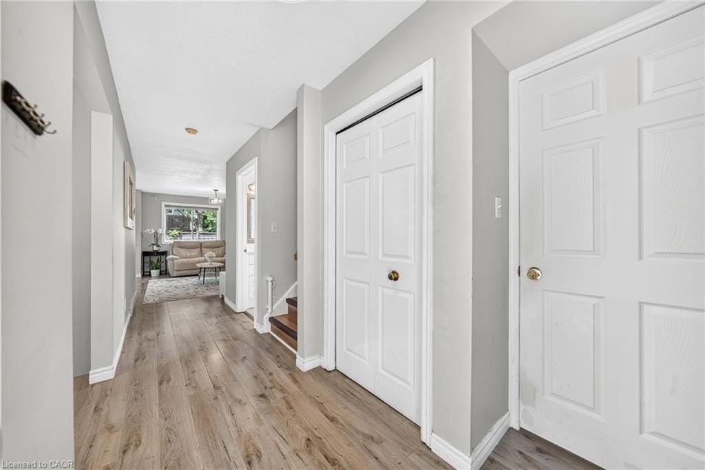 678 Keatswood Cres - Photo 5 of 47