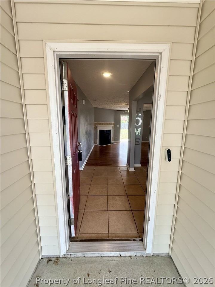 1928 Sir Michael Dr - Photo 2 of 21