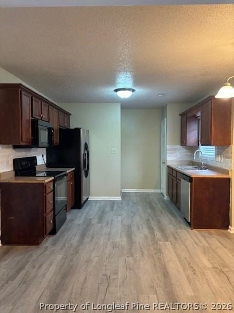 1422 Mingary Ave - Photo 5 of 11
