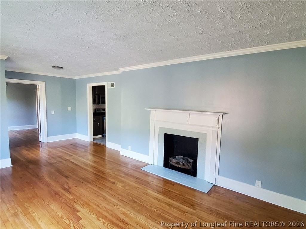 1015 Brook St - Photo 6 of 31