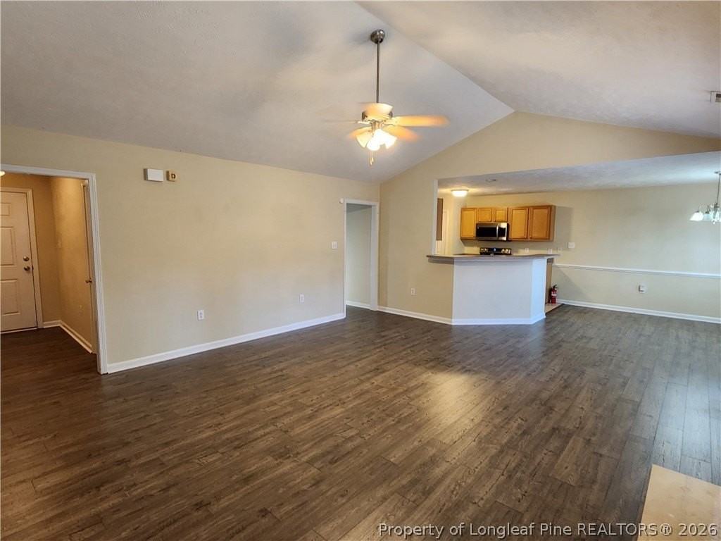3347 Broomsgrove Dr - Photo 4 of 33