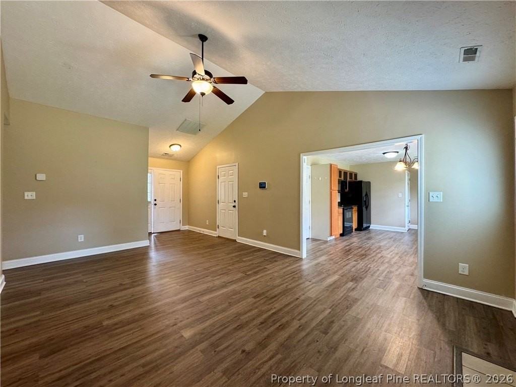 230 Hunters Creek Dr - Photo 4 of 27