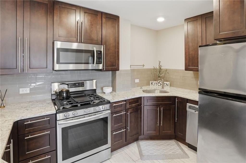 2285 Peachtree Rd Ne #709 - Photo 7 of 32