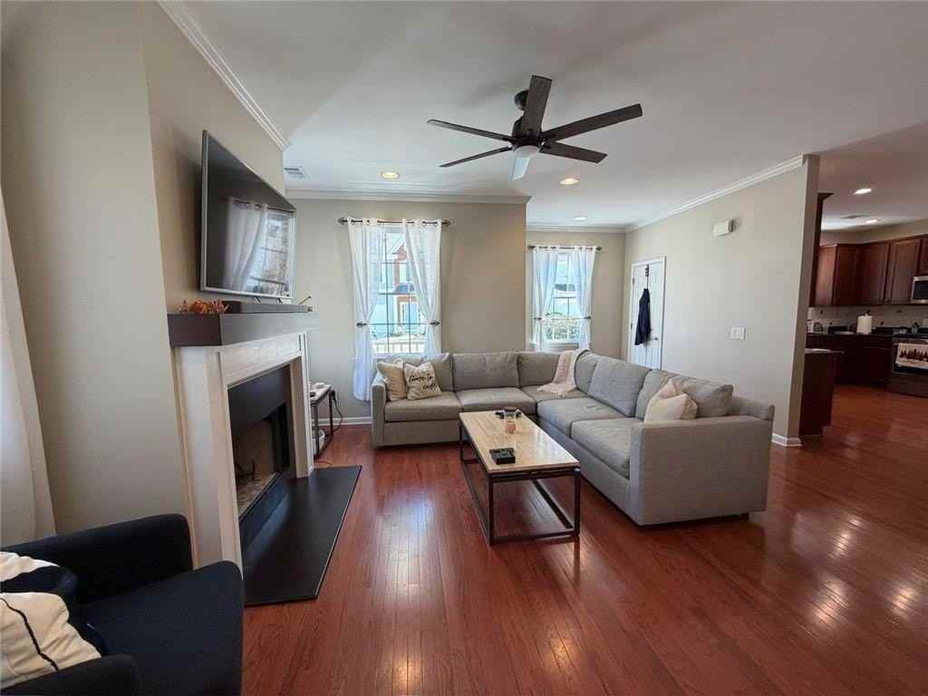 2332 Trellis Ln Se - Photo 2 of 21