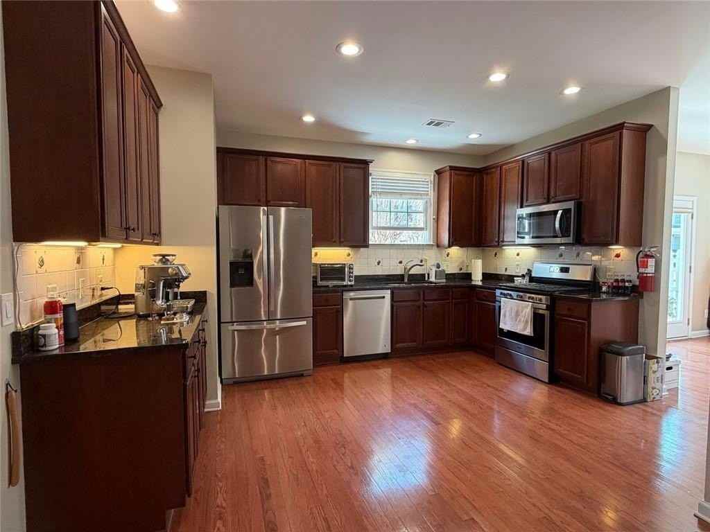 2332 Trellis Ln Se - Photo 3 of 21