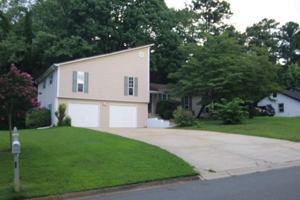 featured image of 3765 Manor House Dr