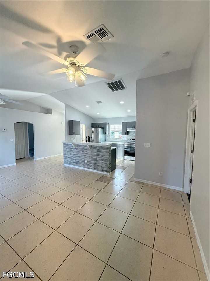 814 Gerald Ave - Photo 2 of 8
