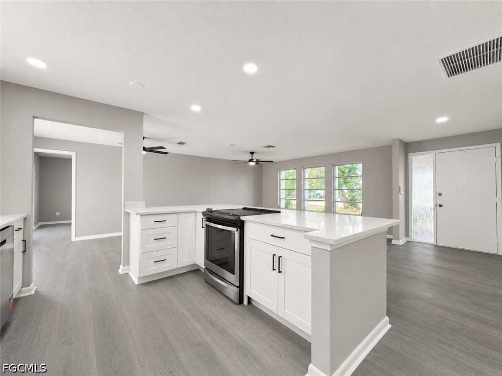 1815 Se 15th Ter - Photo 5 of 21