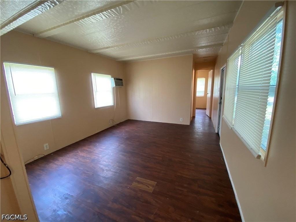 2211 Cantor Ln - Photo 2 of 15