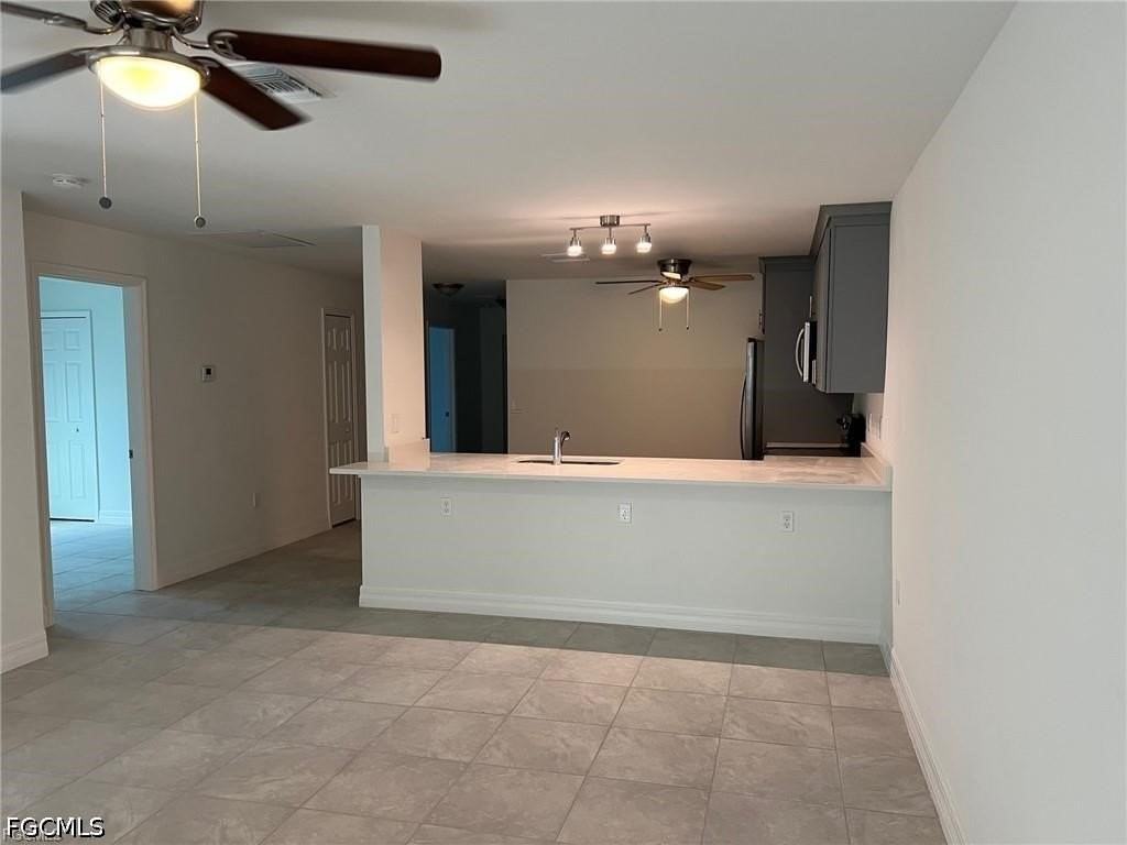 6064 Laurelwood Dr - Photo 7 of 11