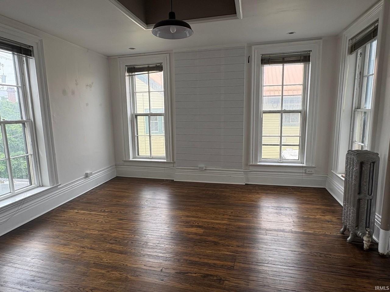 511 W Wayne St #201 - Photo 4 of 8