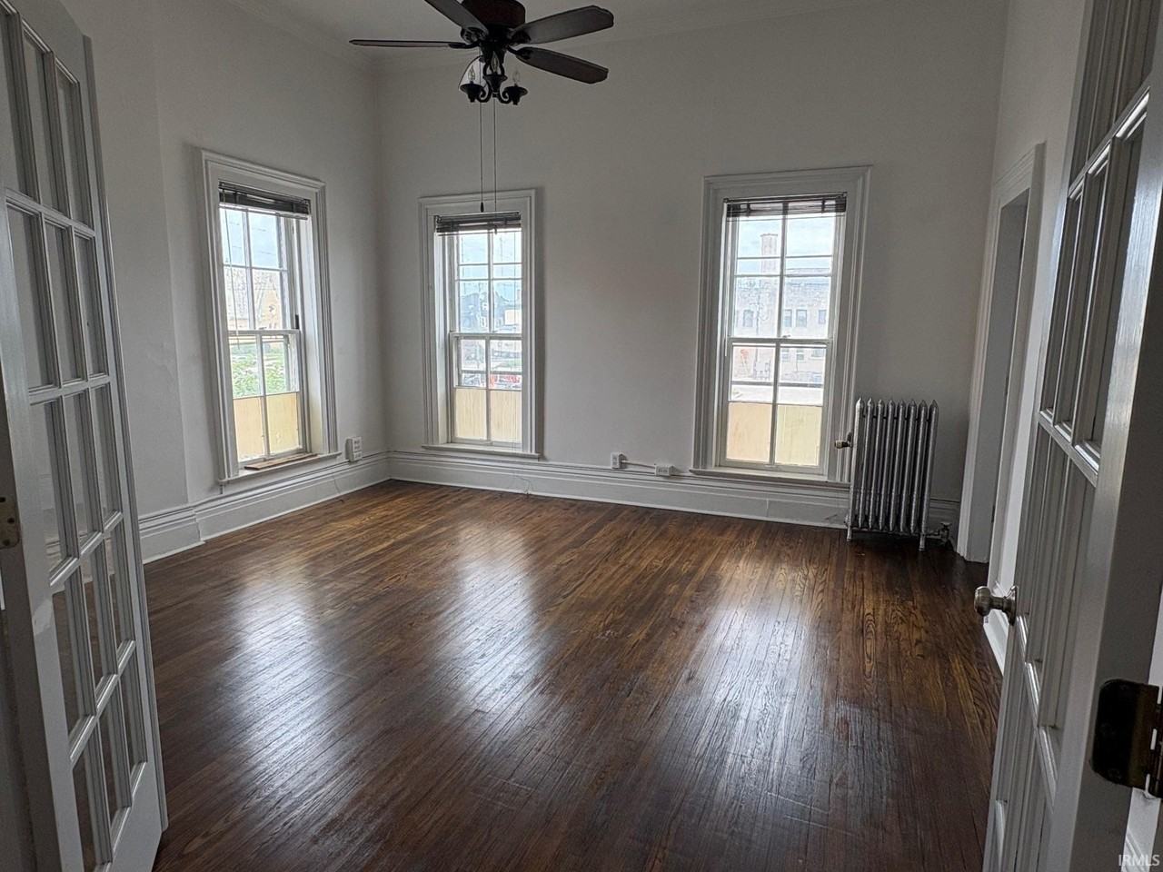 511 W Wayne St #201 - Photo 5 of 8