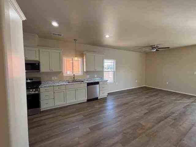 418 N Lala St - Photo 2 of 21