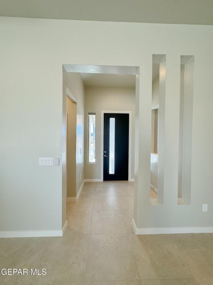 15144 Concentrate Ave - Photo 5 of 25