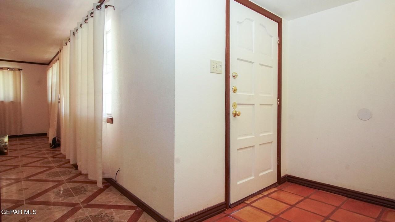 356 Coral Hills Rd - Photo 3 of 32