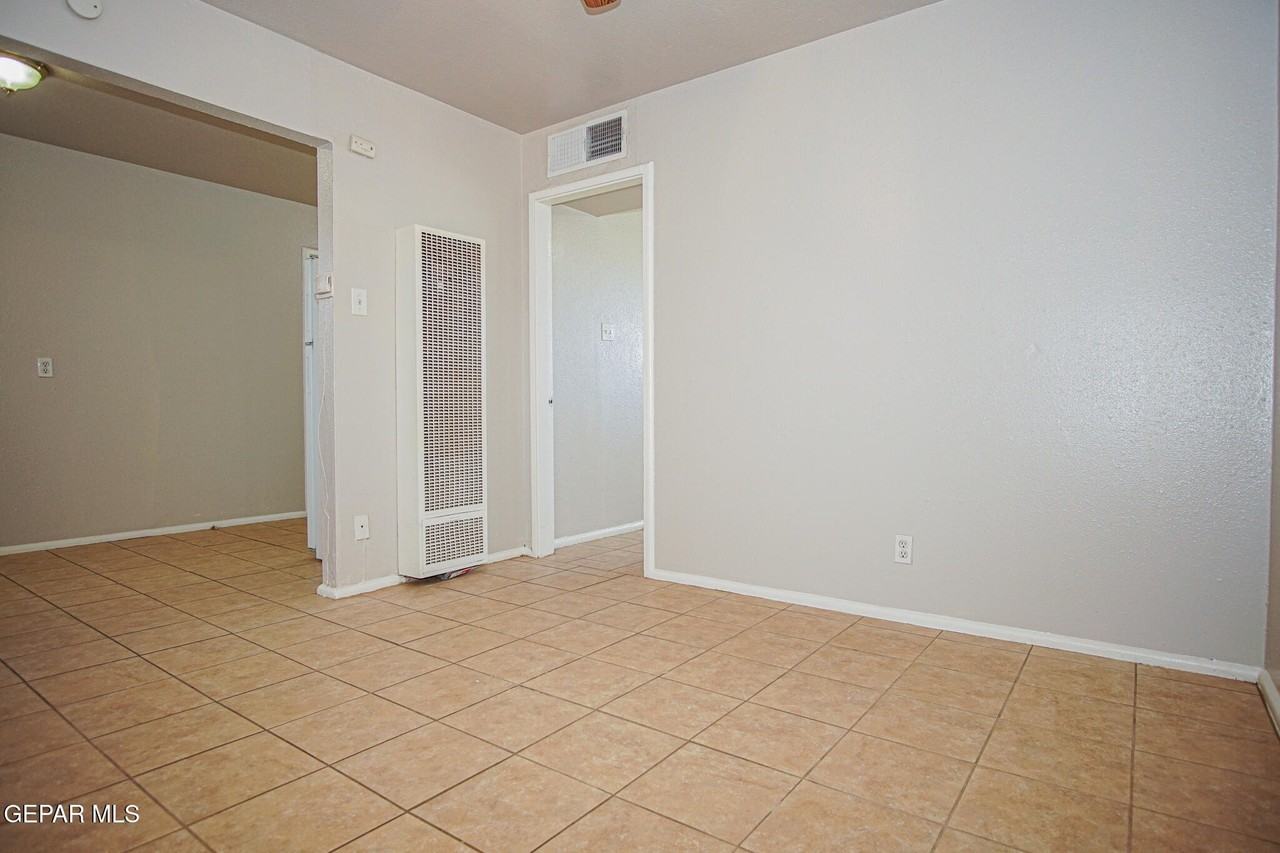 1317 Saint Johns Dr #6 - Photo 3 of 12