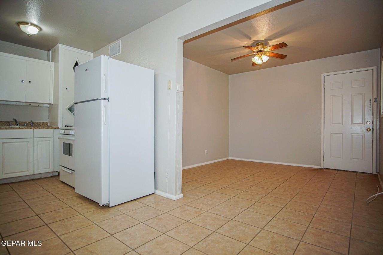 1317 Saint Johns Dr #6 - Photo 5 of 12