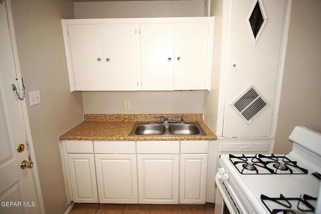 1317 Saint Johns Dr #6 - Photo 6 of 12