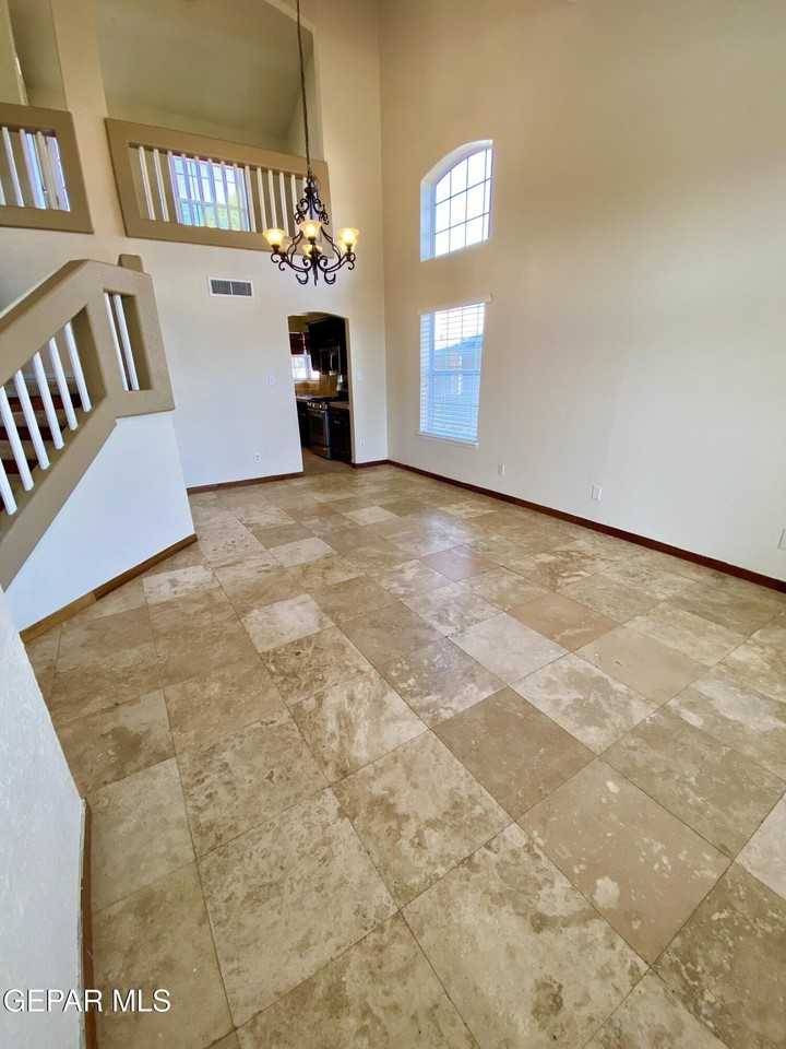 12521 Crystal Ridge St - Photo 4 of 35