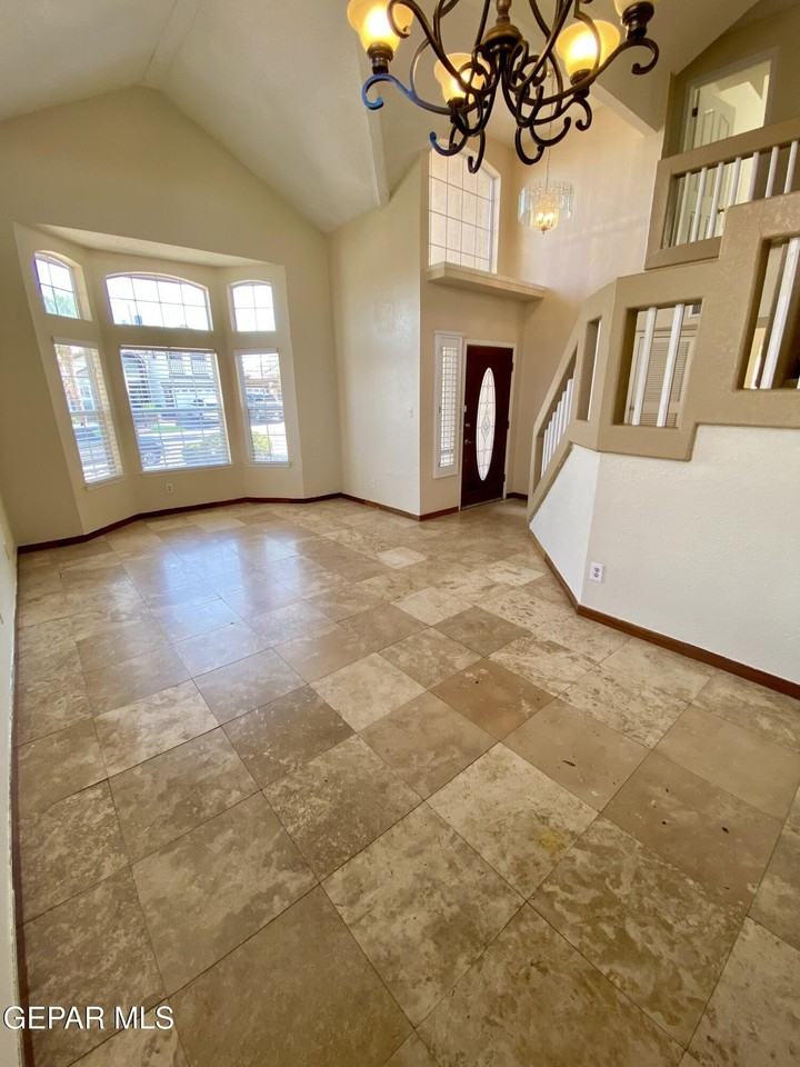 12521 Crystal Ridge St - Photo 5 of 35
