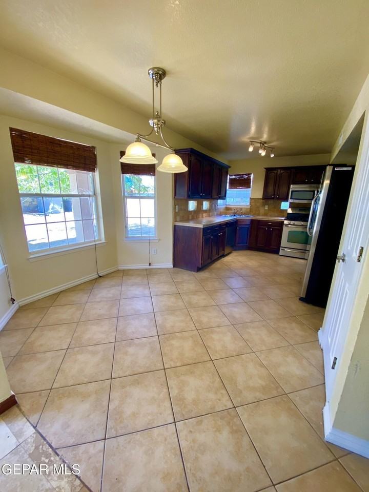 12521 Crystal Ridge St - Photo 7 of 35