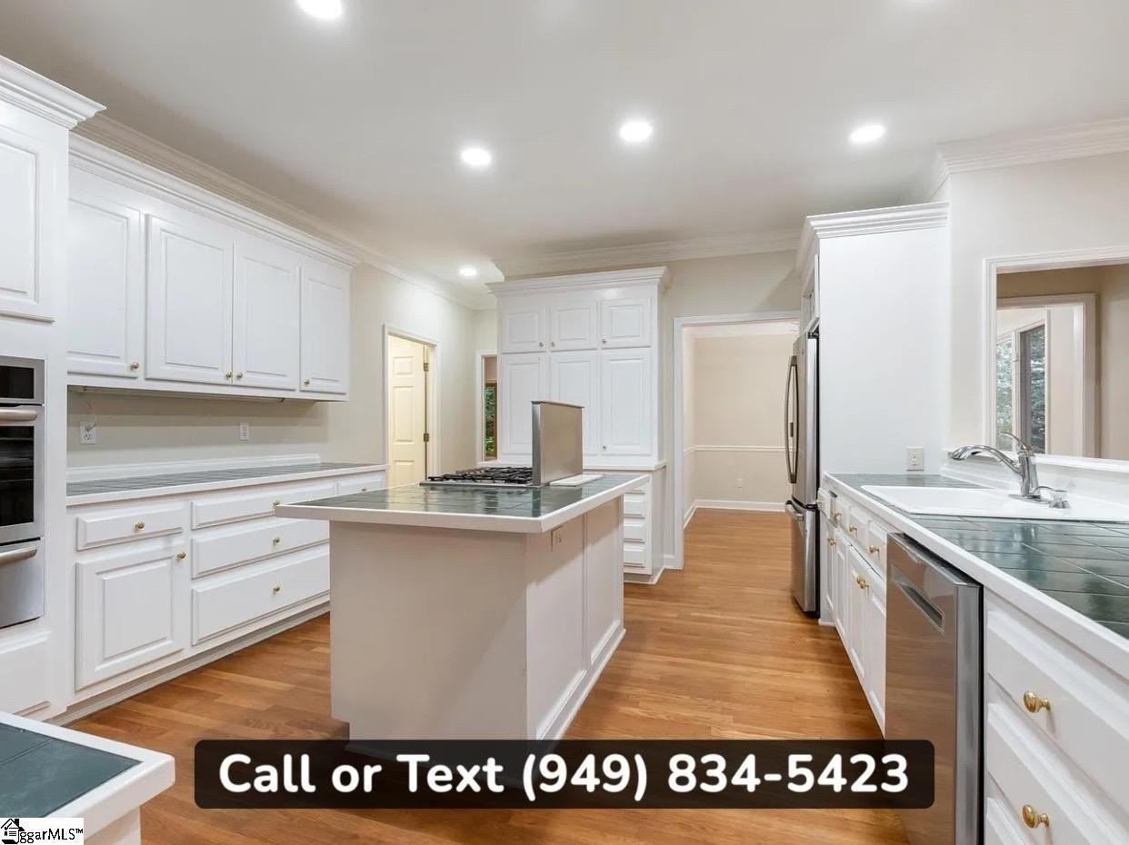 900 Neely Farm Dr - Photo 2 of 9