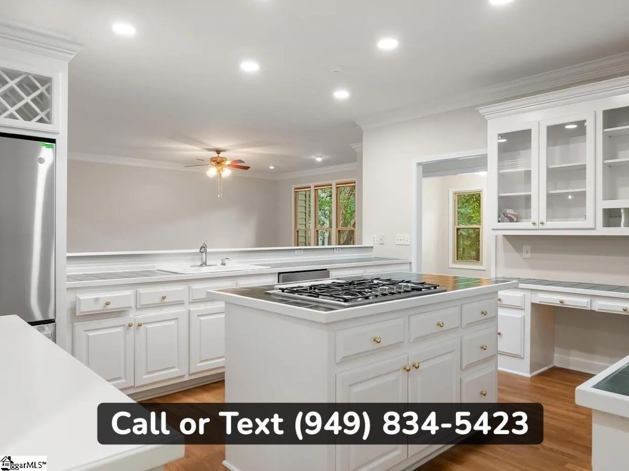 900 Neely Farm Dr - Photo 3 of 9