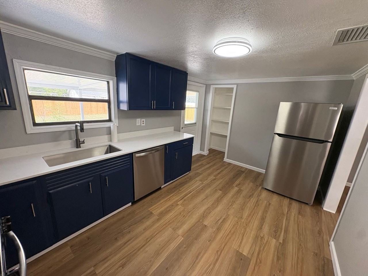 4021 Lake Saunders Dr - Photo 3 of 12