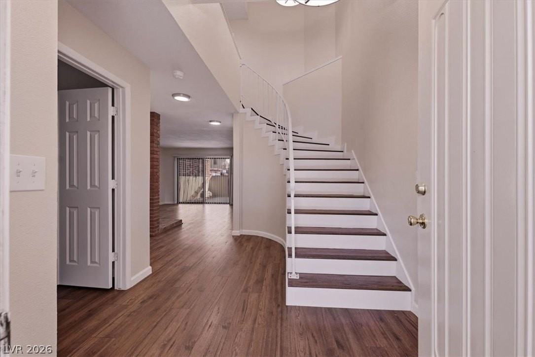 2410 Pickwick Dr - Photo 3 of 24