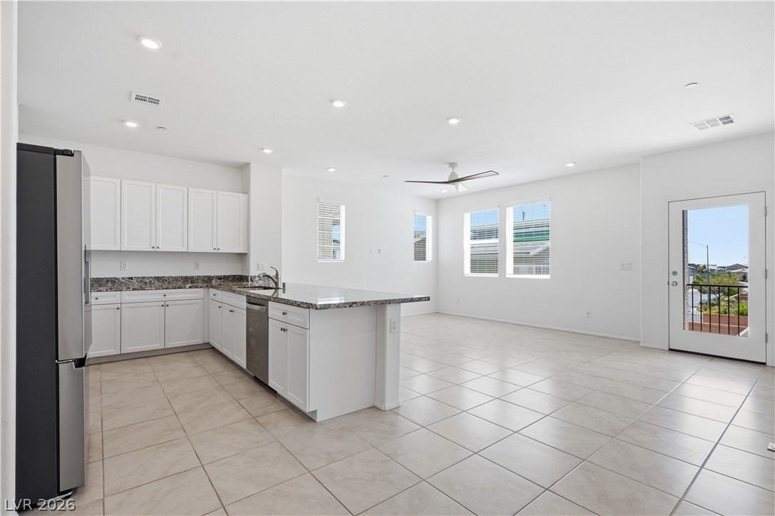 6126 Garden Oasis St - Photo 2 of 32