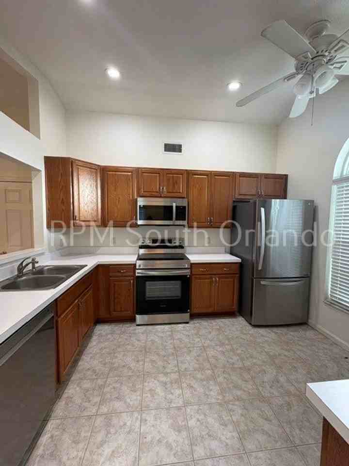 1930 Teaberry Ct - Photo 4 of 15