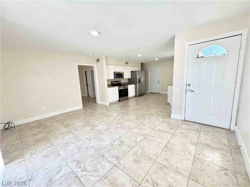 640 E San Lorenzo St #A - Photo 3 of 17