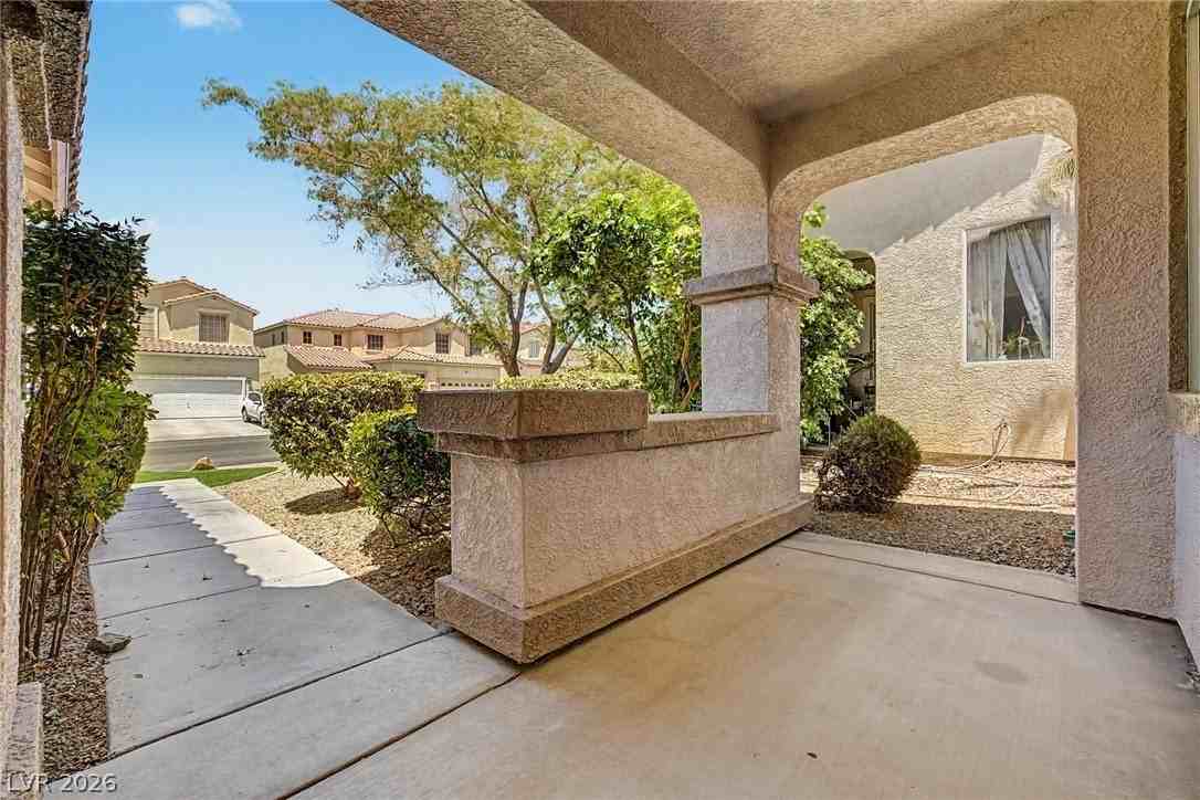 571 Kavanagh Pl - Photo 3 of 36