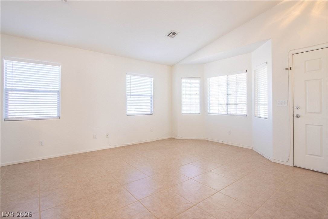 3747 Shadow Tree St - Photo 3 of 32