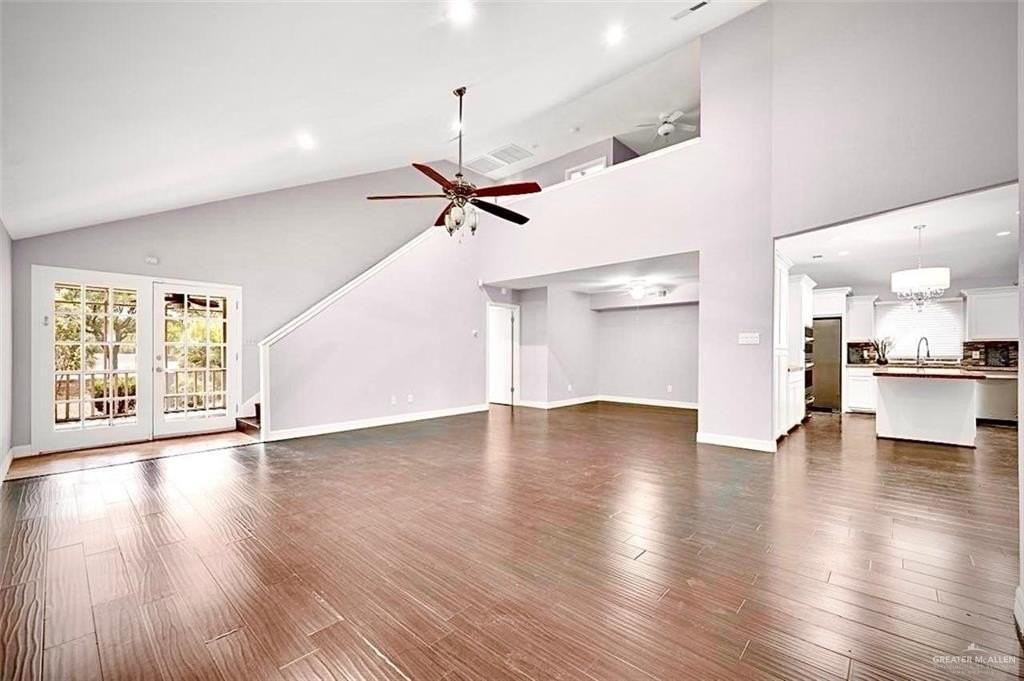 817 Cimarron Dr - Photo 3 of 16