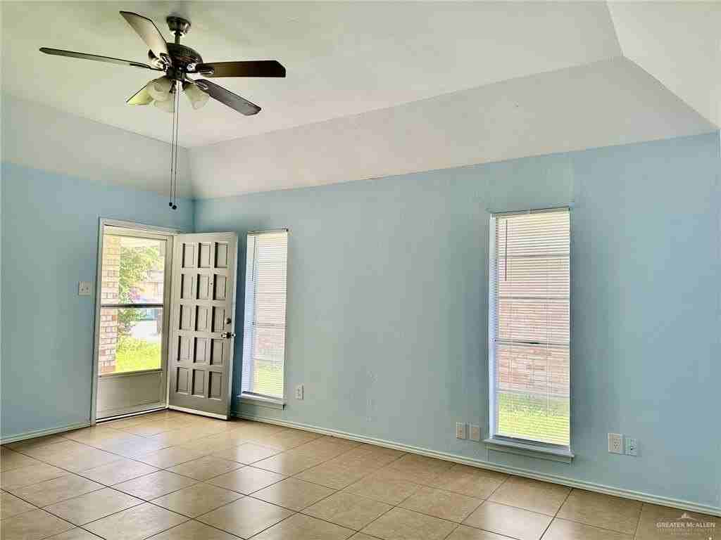 700 W Iris Ave - Photo 5 of 31