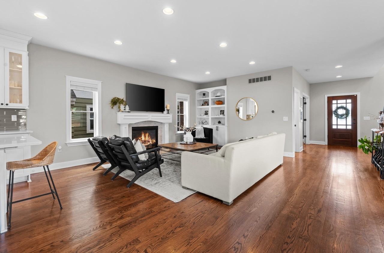 819 Irving Ave - Photo 6 of 50