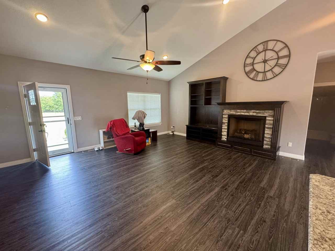 4920 E 27th St - Photo 6 of 22