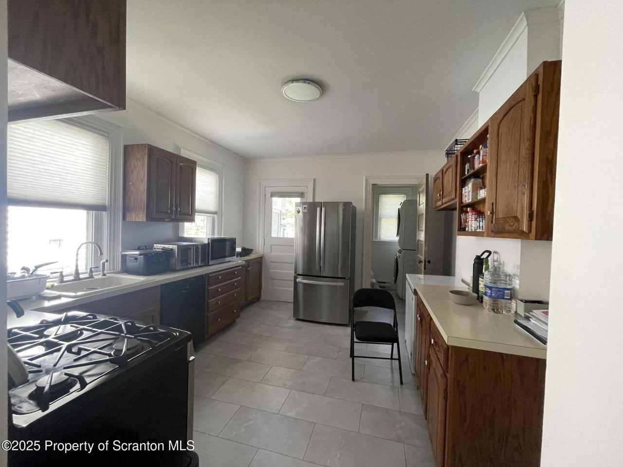 1218 Schlager St - Photo 2 of 16