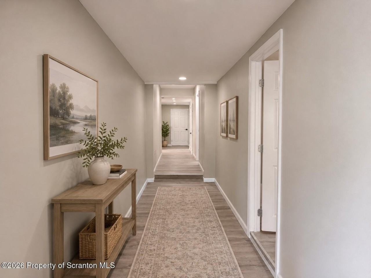 129 S Bromley Ave - Photo 3 of 20