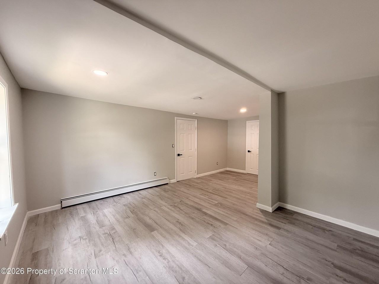 129 S Bromley Ave - Photo 5 of 20