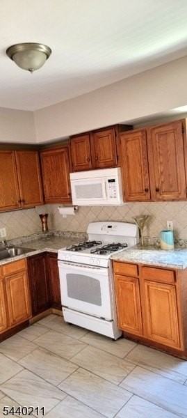 557 Jackson Ave - Photo 2 of 10