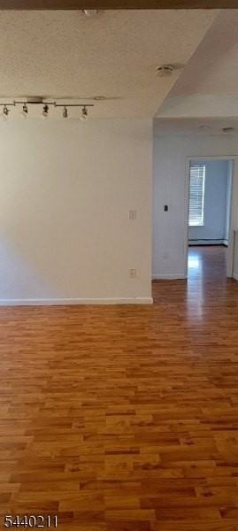 557 Jackson Ave - Photo 4 of 10