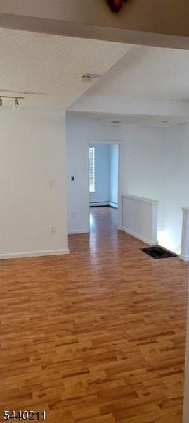 557 Jackson Ave - Photo 6 of 10