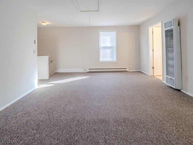 88 Trinity St - Photo 4 of 14