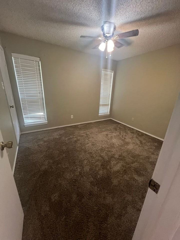 1558 Seamans Way - Photo 7 of 14