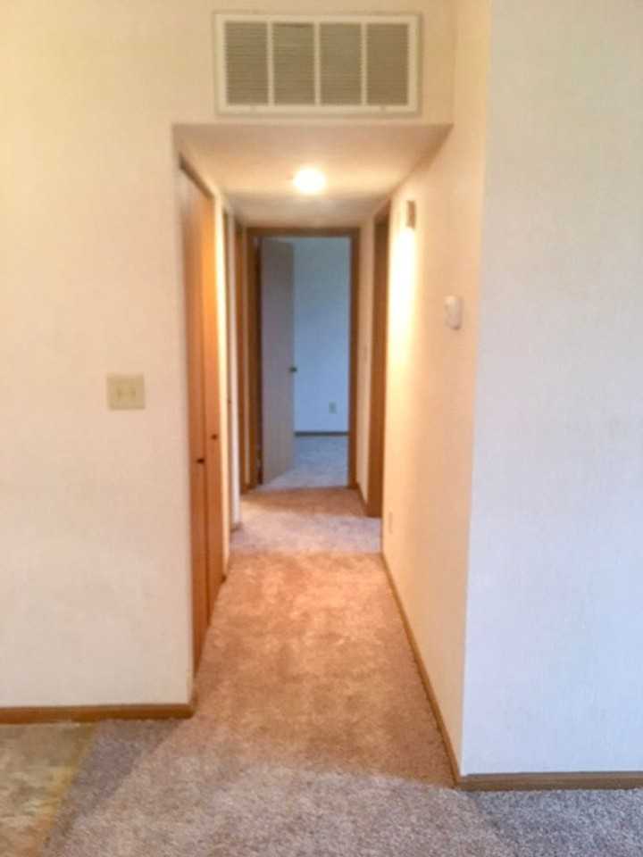 Southampton Apartments - Photo 4 of 12